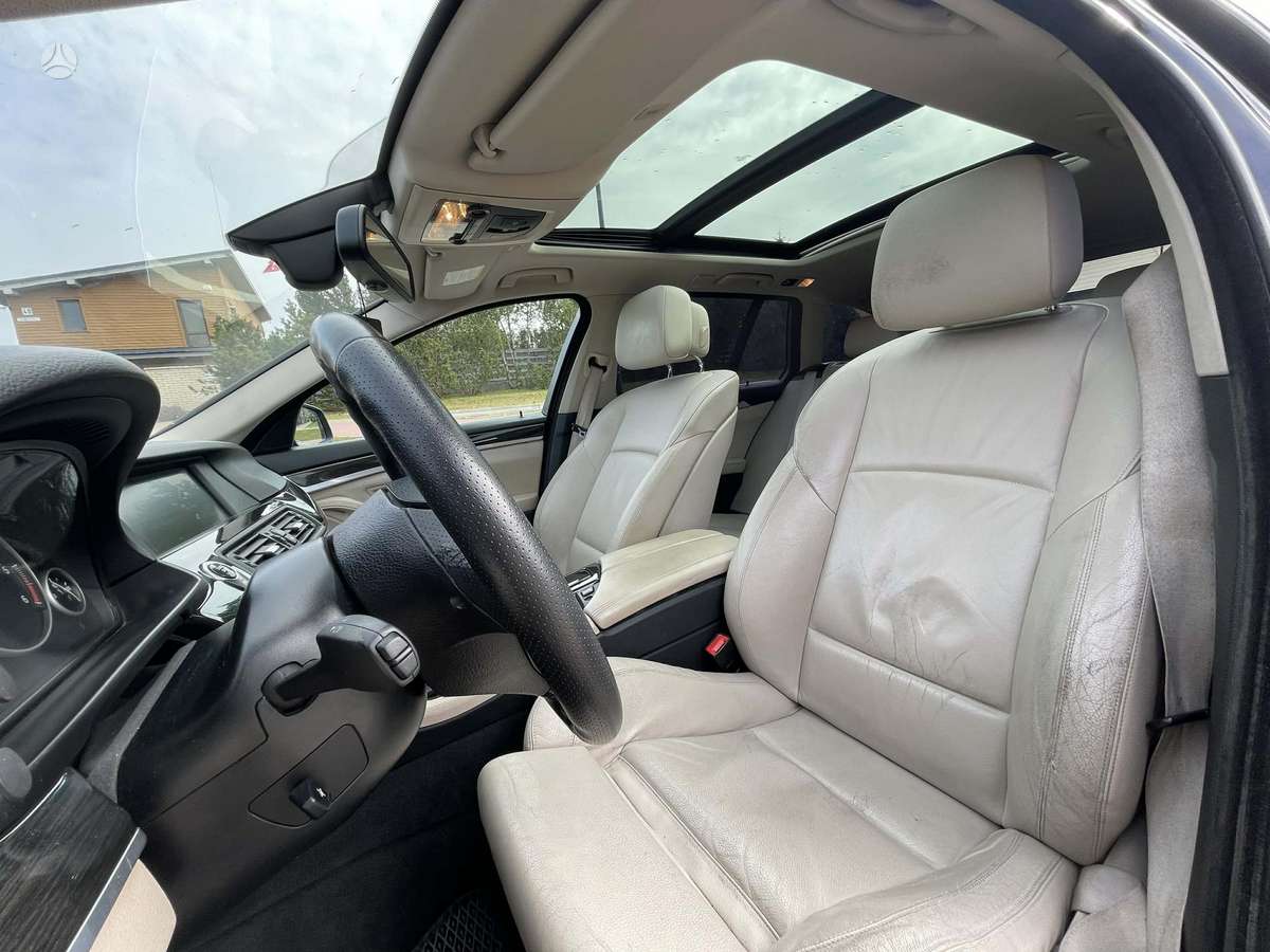 BMW 530 2012 — photo 10