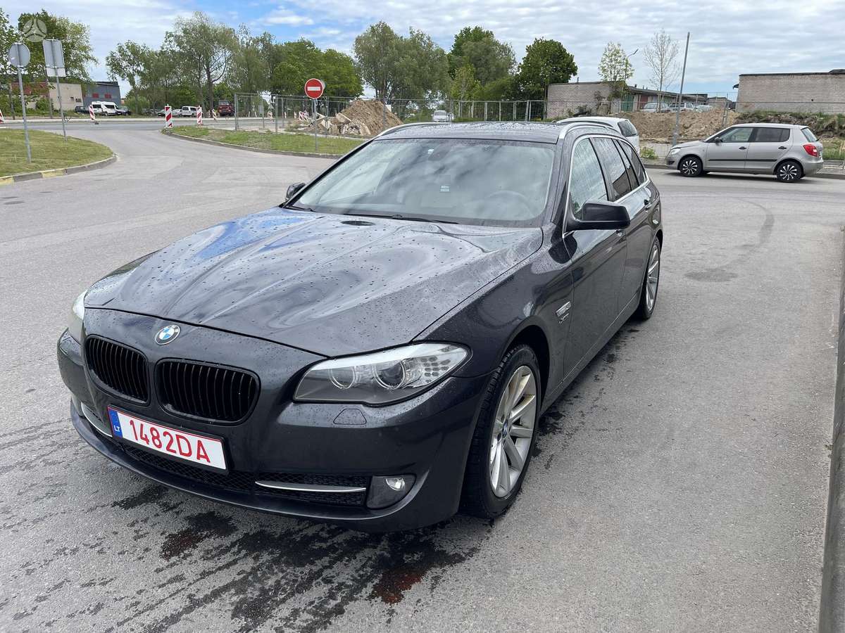 BMW 530 2012 — engine 2993 cm³, 258 HP (190kW)