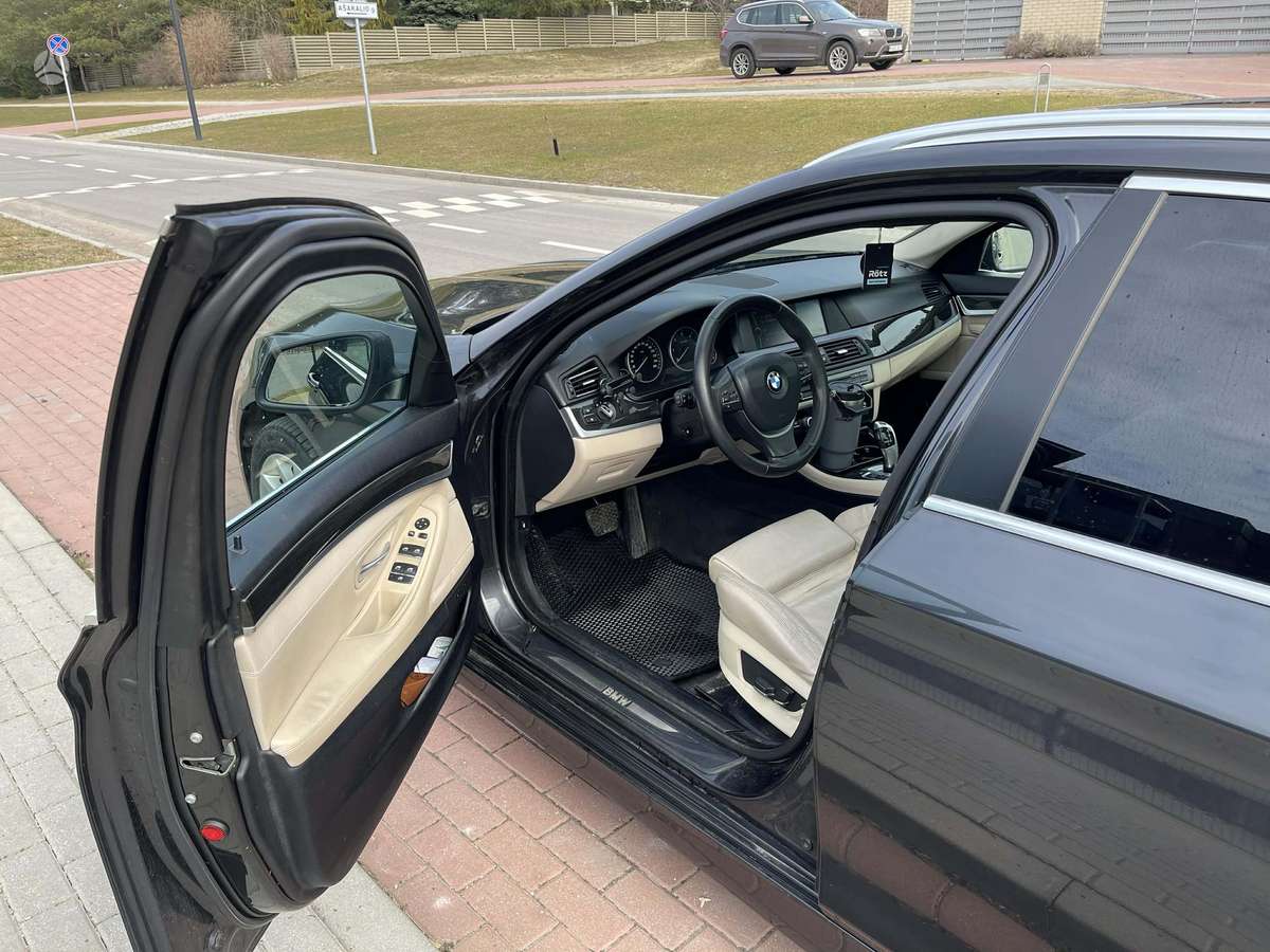 BMW 530 2012 — photo 6
