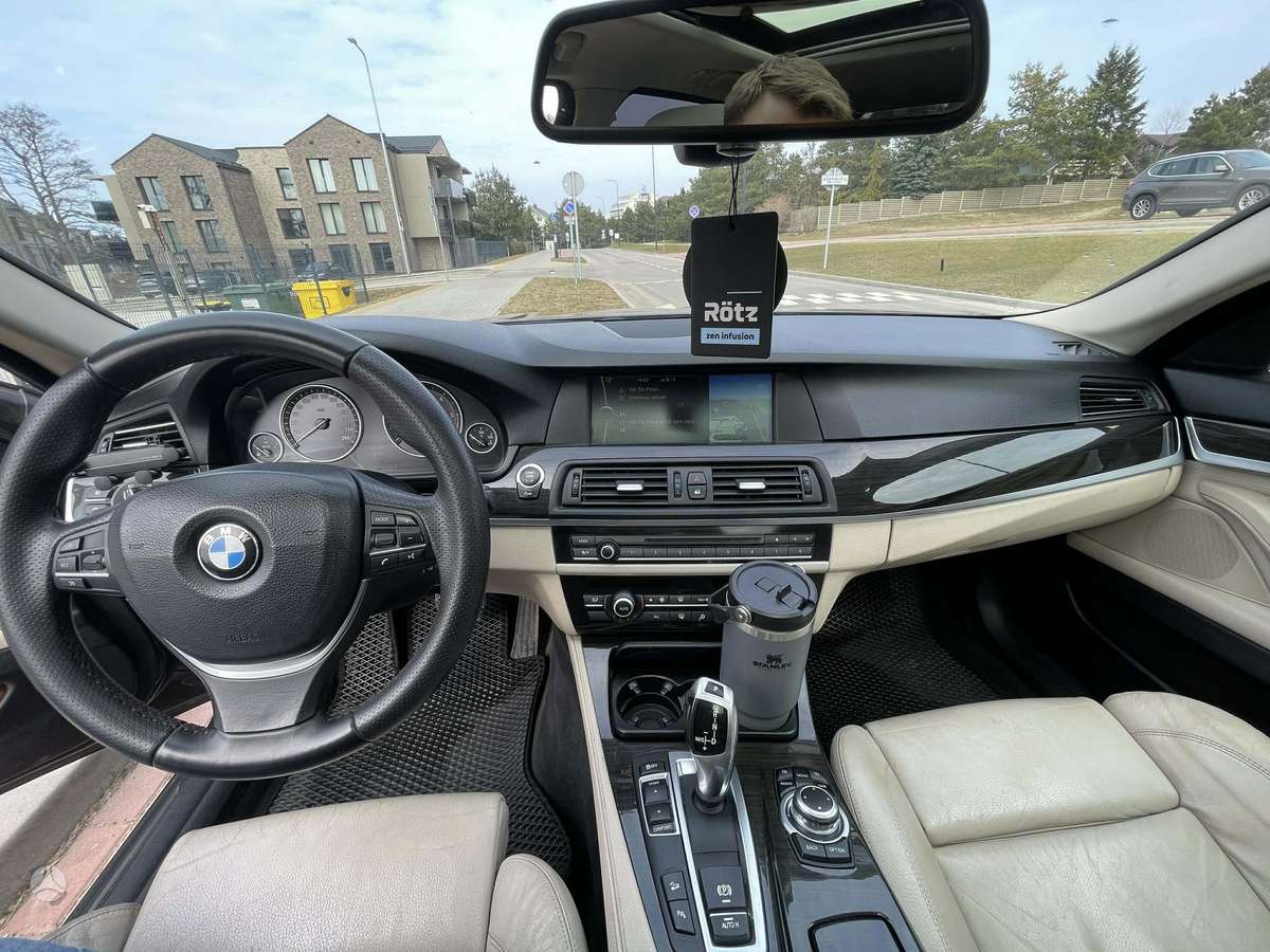 BMW 530 2012 — photo 7