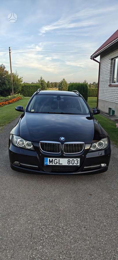 BMW 330 2006 — вигляд ззаду