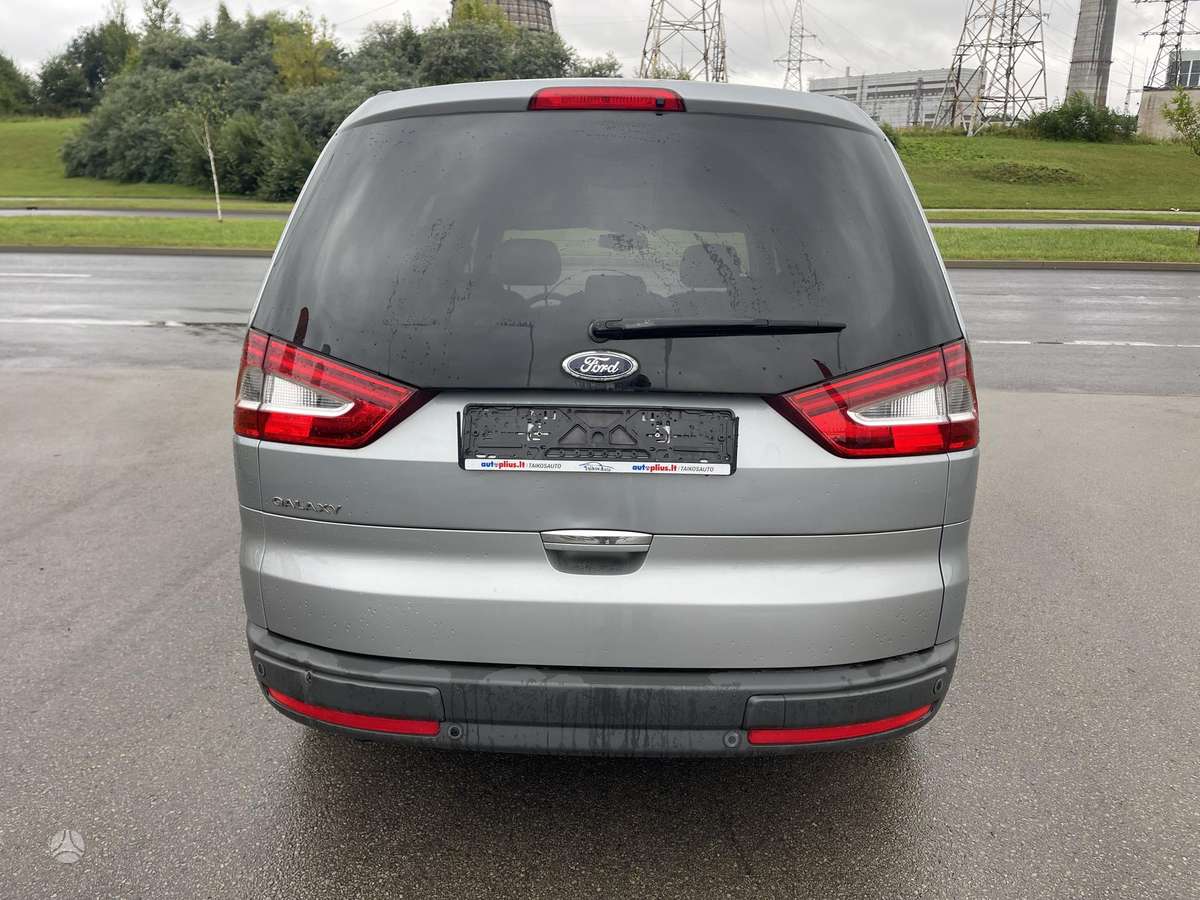 Ford Galaxy 2011 — фото 12