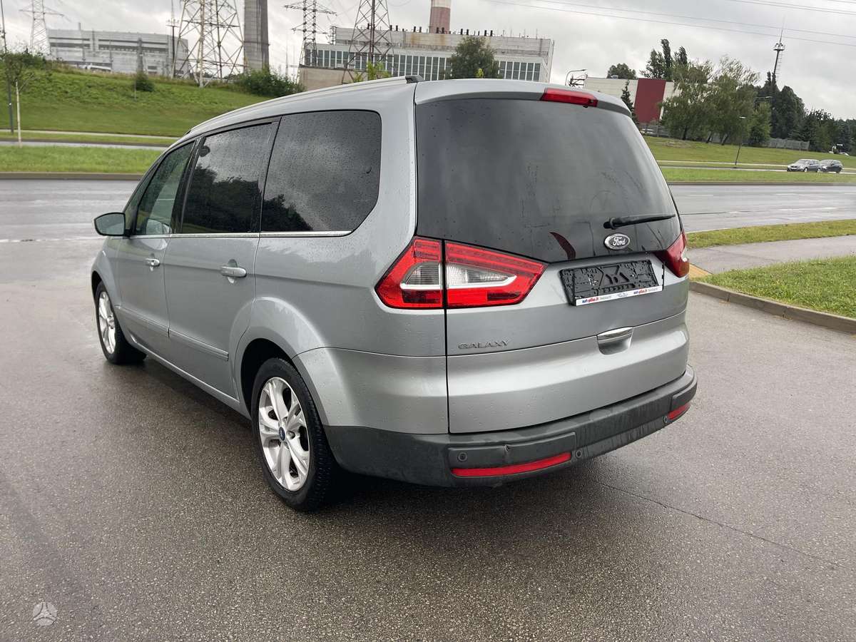 Ford Galaxy 2011 — фото 13