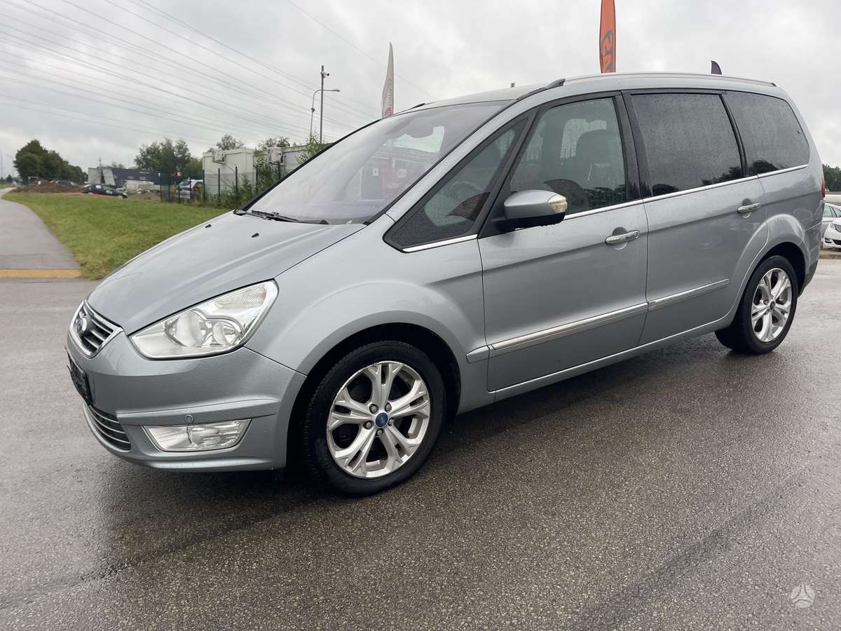 Ford Galaxy 2011 — вигляд ззаду