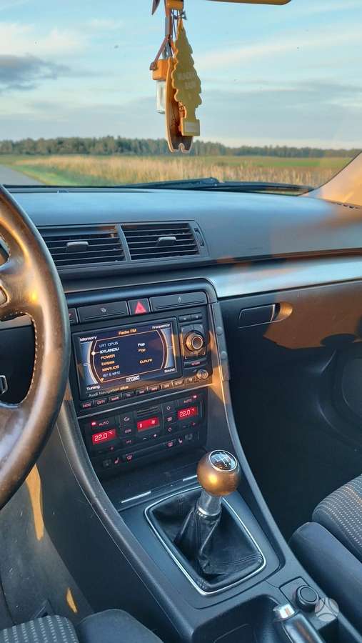 Audi A4 2005 — photo 10