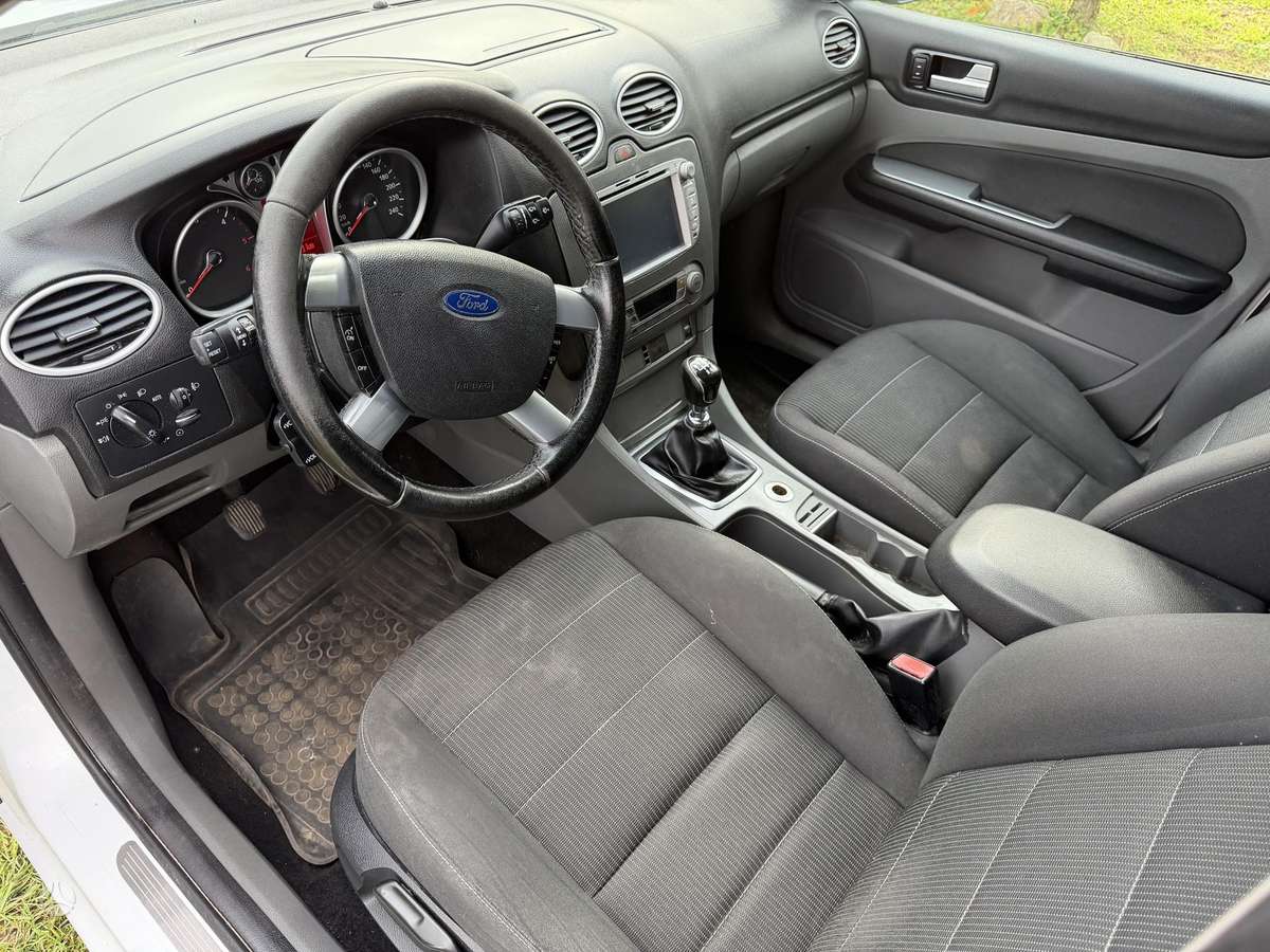 Ford Focus 2008 — photo 10
