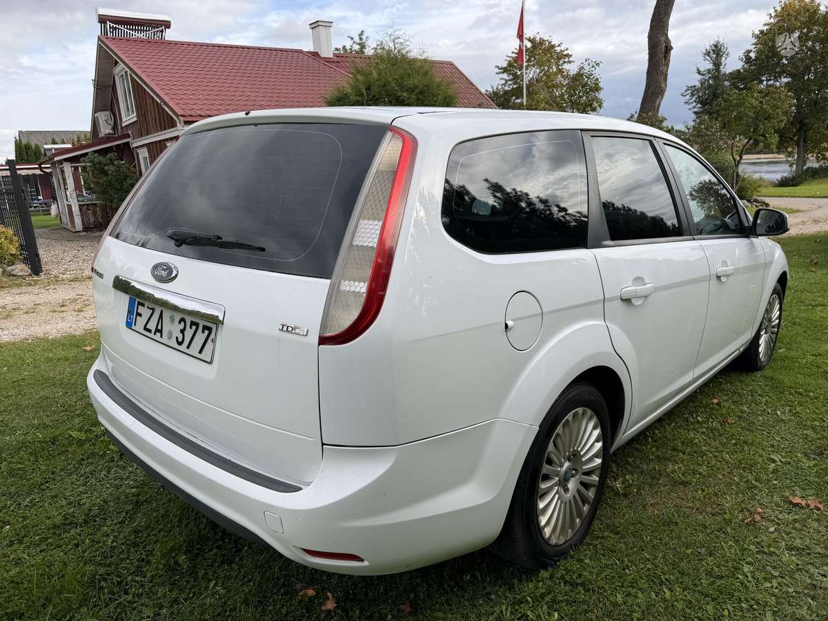 Ford Focus 2008 — photo 15