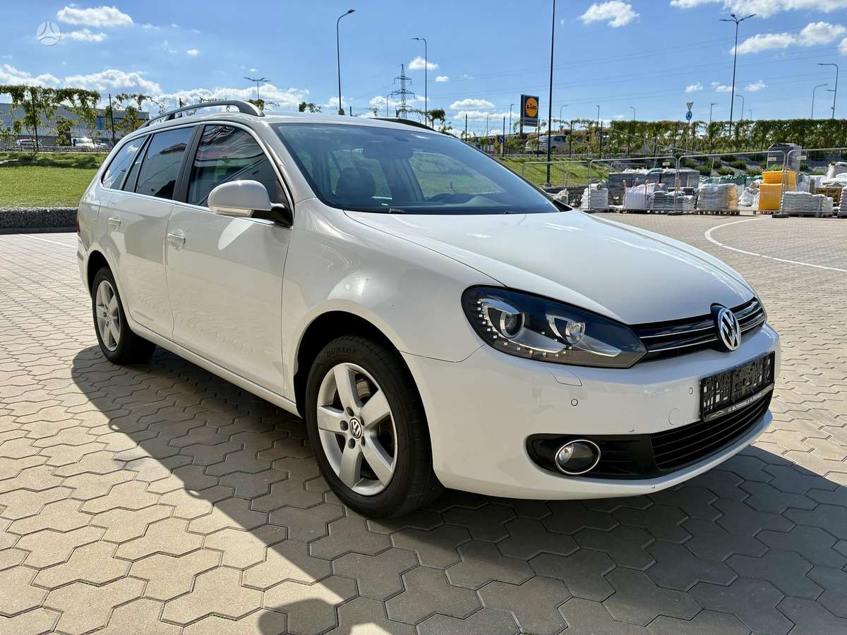 Volkswagen Golf 2013 — interior
