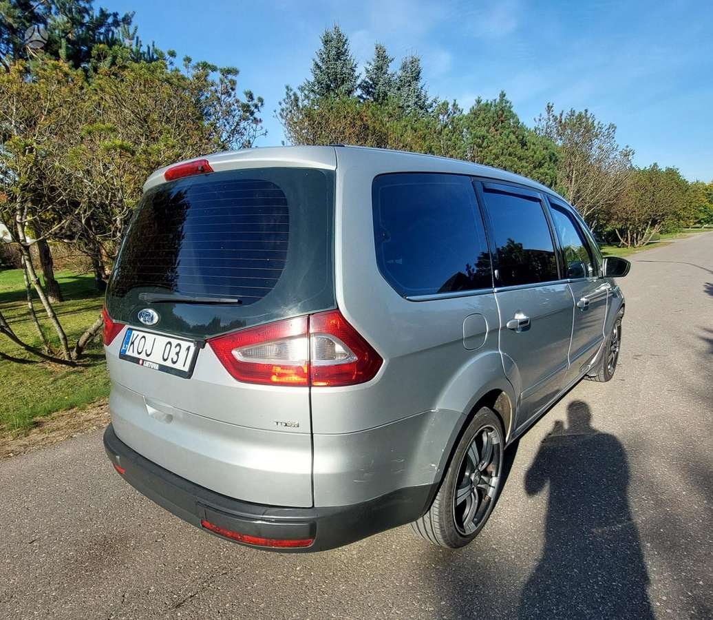 Ford Galaxy 2009 — photo 5