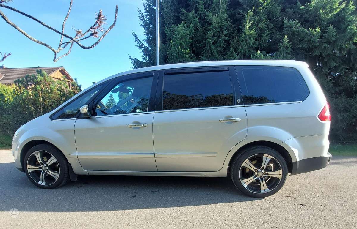 Ford Galaxy 2009 — photo 8
