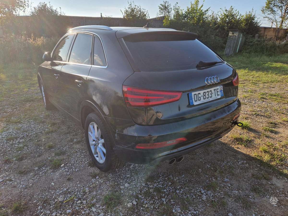 Audi Q3 2013 — rear view