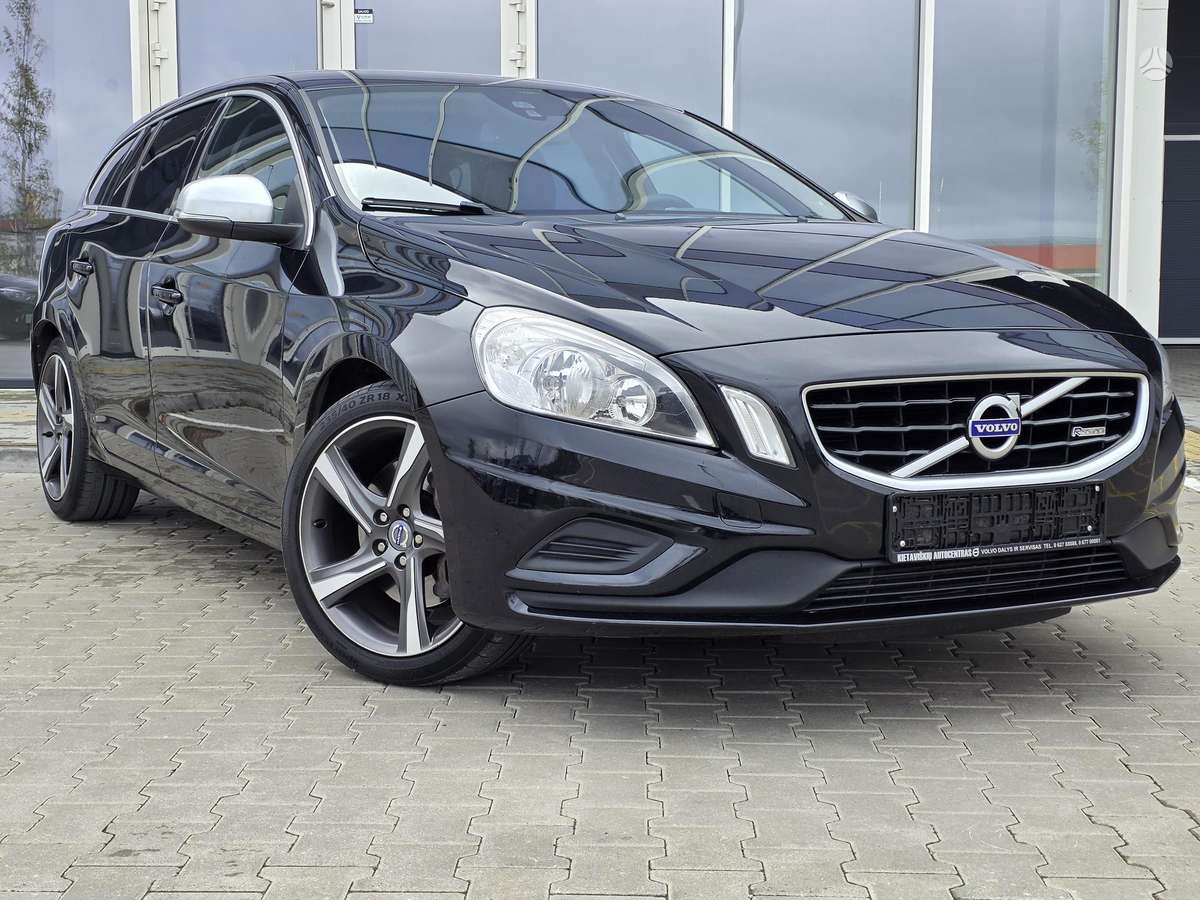 Volvo V60 2011 — вигляд ззаду