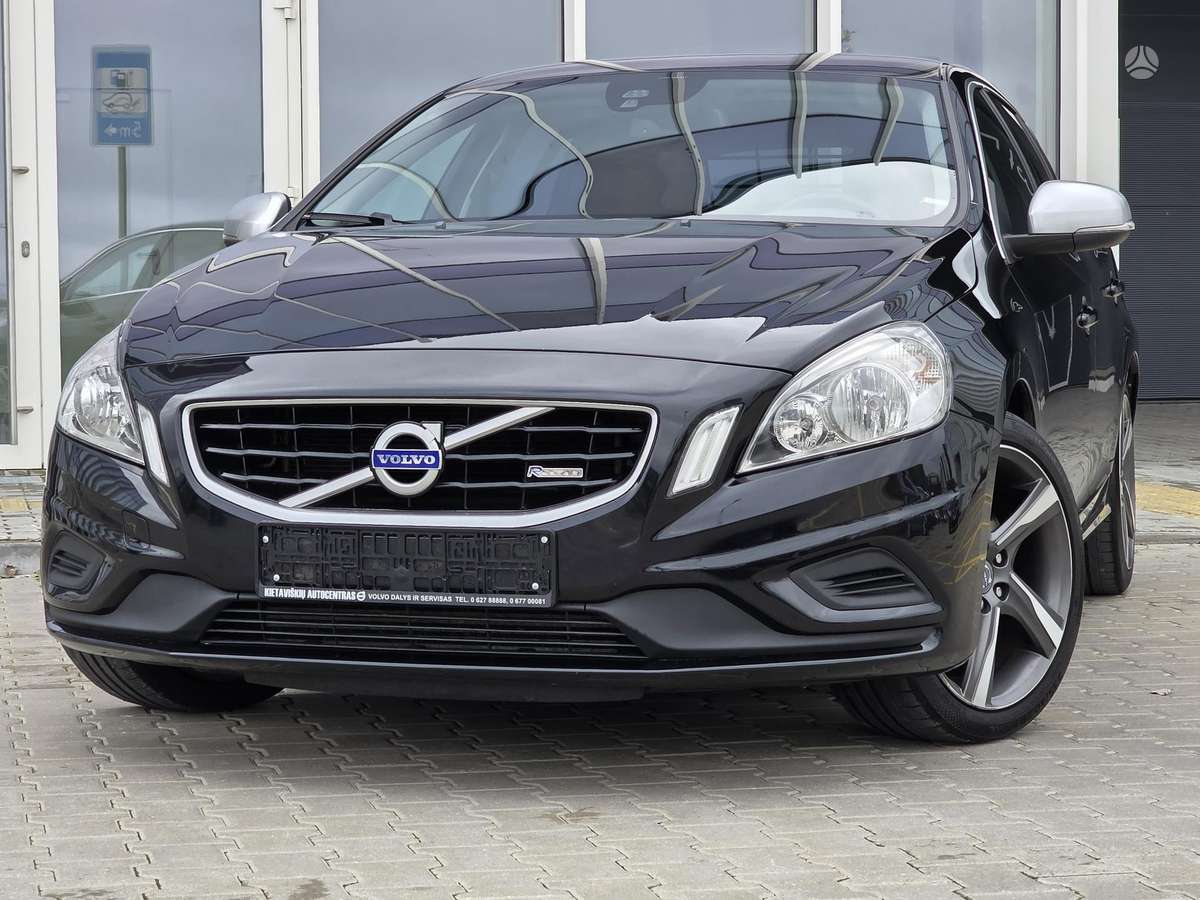 Volvo V60 2011 — двигун 2400 cm³, 215 HP (158kW)