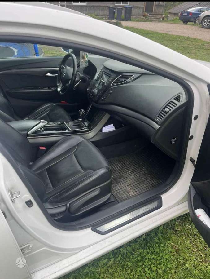 Hyundai i40 2013 — photo 11