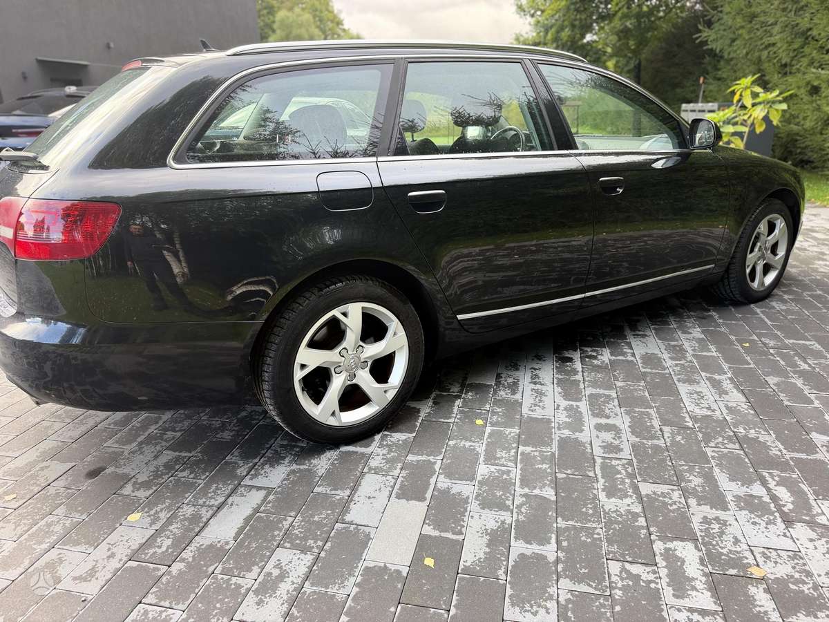 Audi A6 2009 — interior