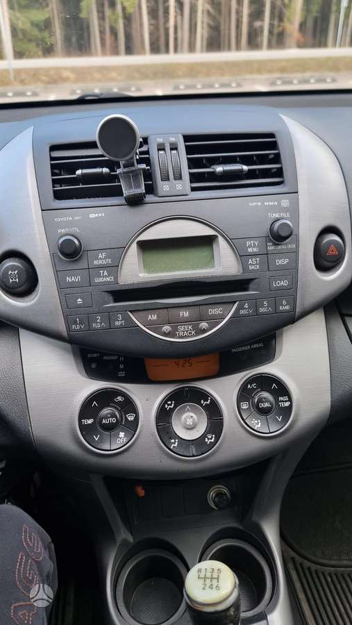 Toyota RAV4 2009 — photo 9