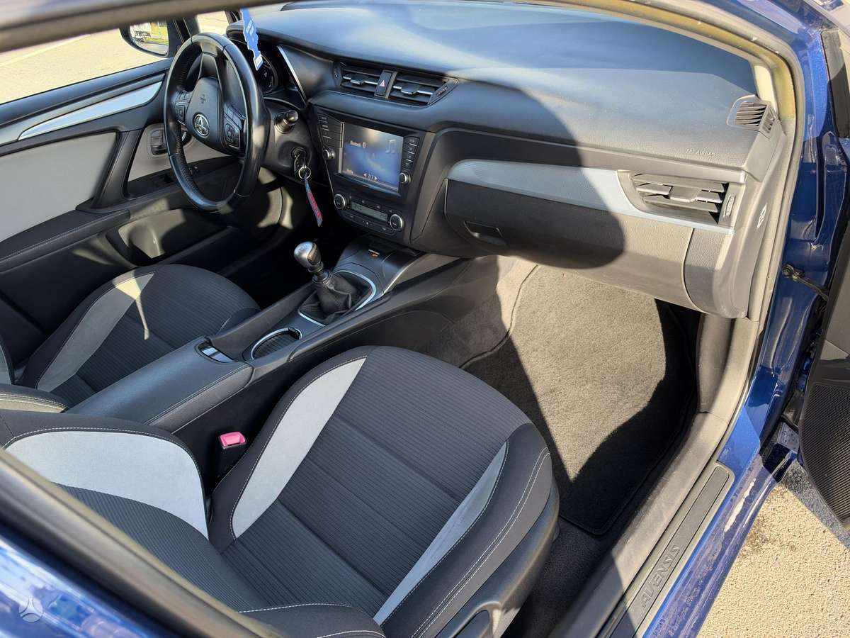 Toyota Avensis 2015 — photo 10