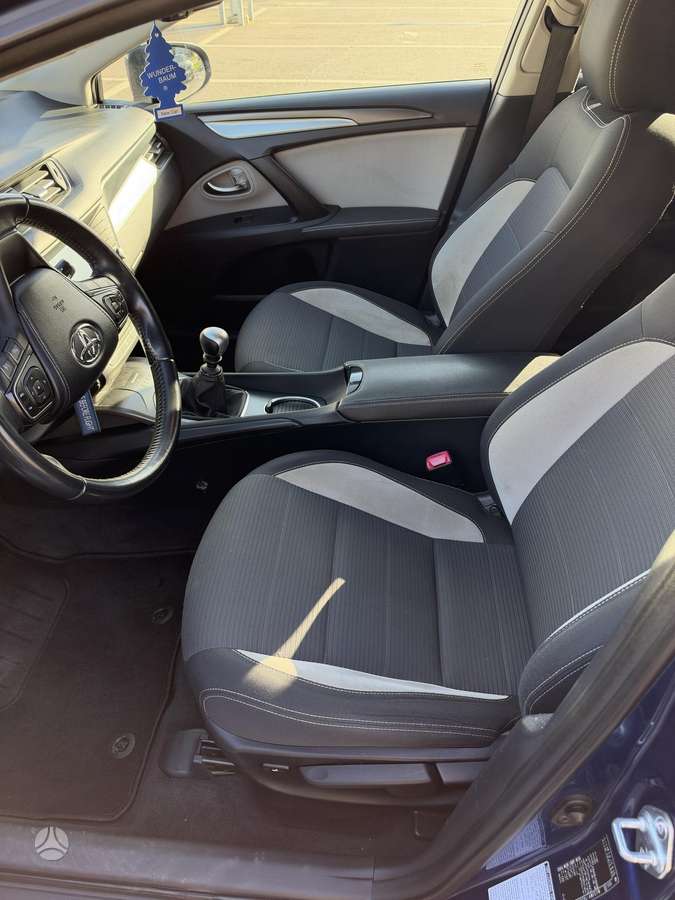 Toyota Avensis 2015 — photo 12