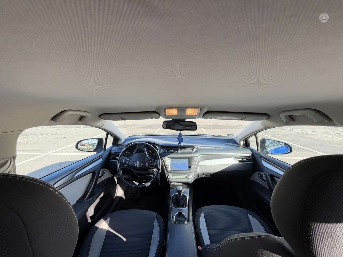 Toyota Avensis 2015 — photo 13