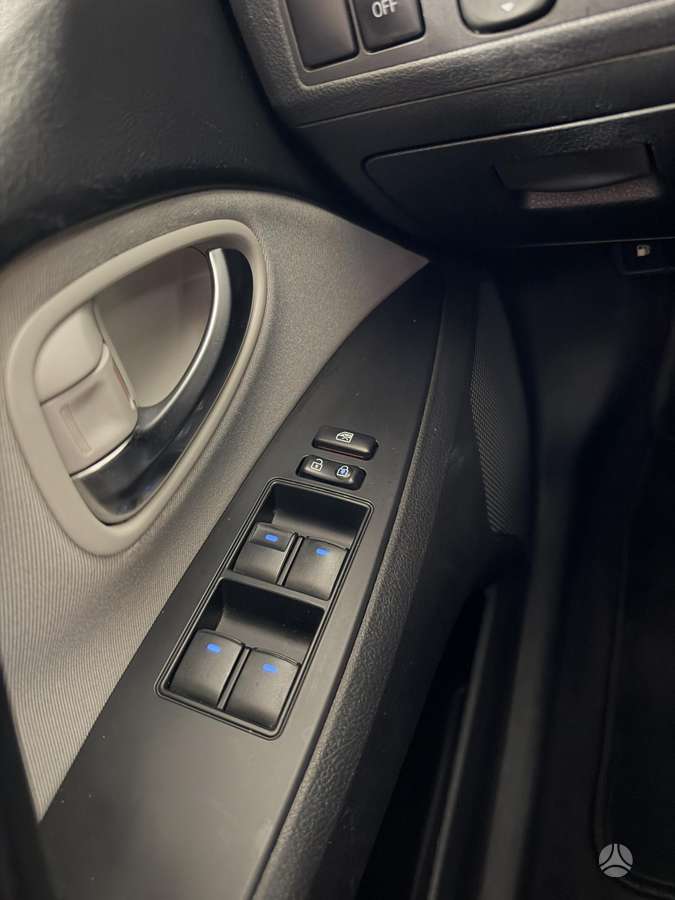 Toyota Avensis 2015 — photo 22