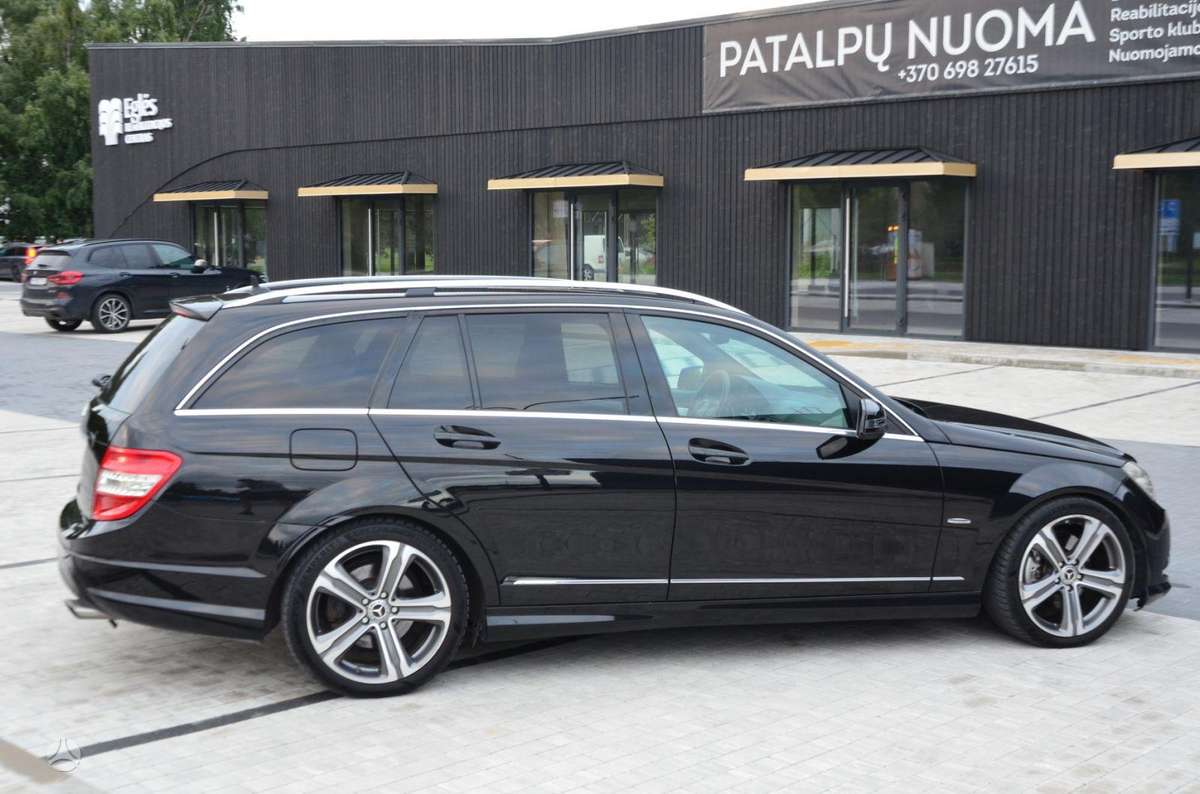 Mercedes-Benz C350 2009 — photo 10