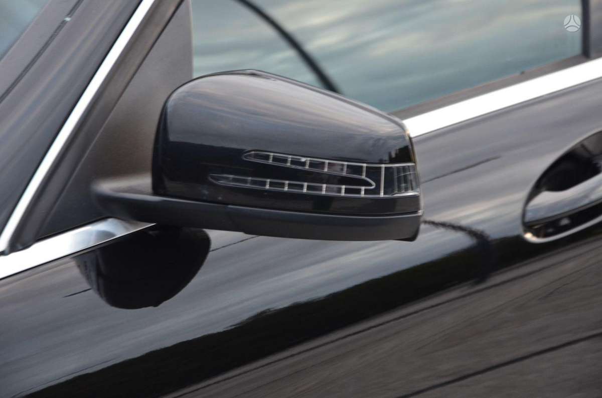 Mercedes-Benz C350 2009 — photo 24