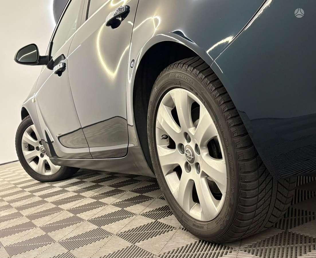 Opel Insignia 2015 — photo 26