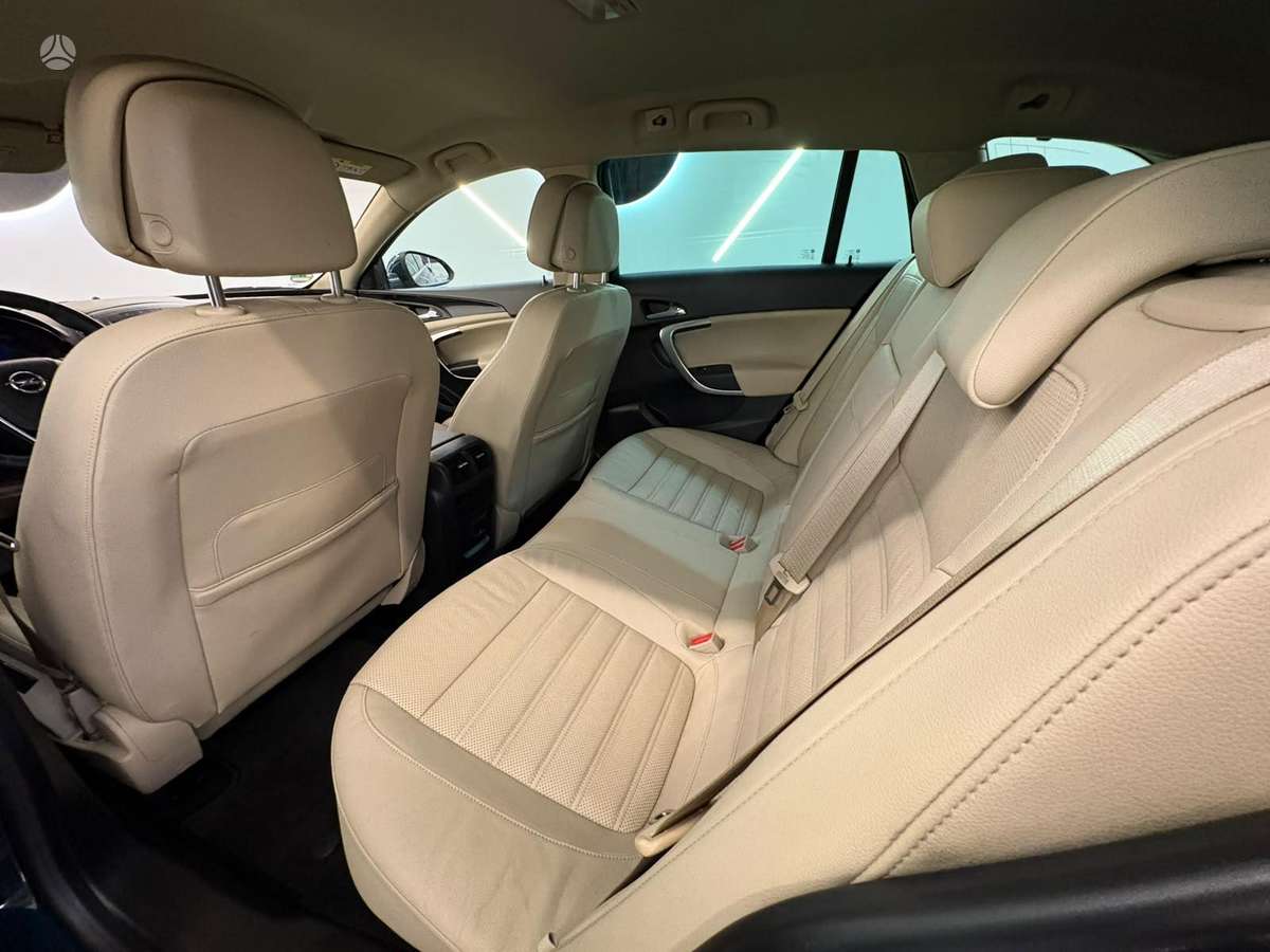 Opel Insignia 2015 — photo 32