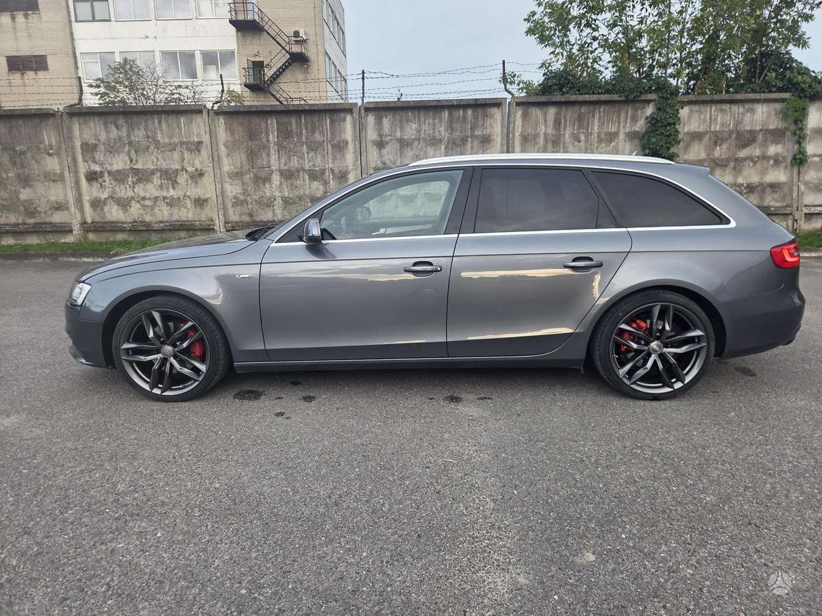 Audi A4 2013 — двигун 2967 cm³, 204 HP (150kW)