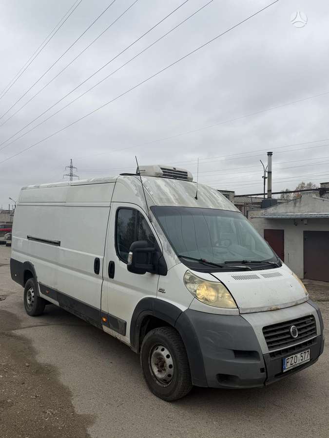 Fiat Ducato 2010 — rear view