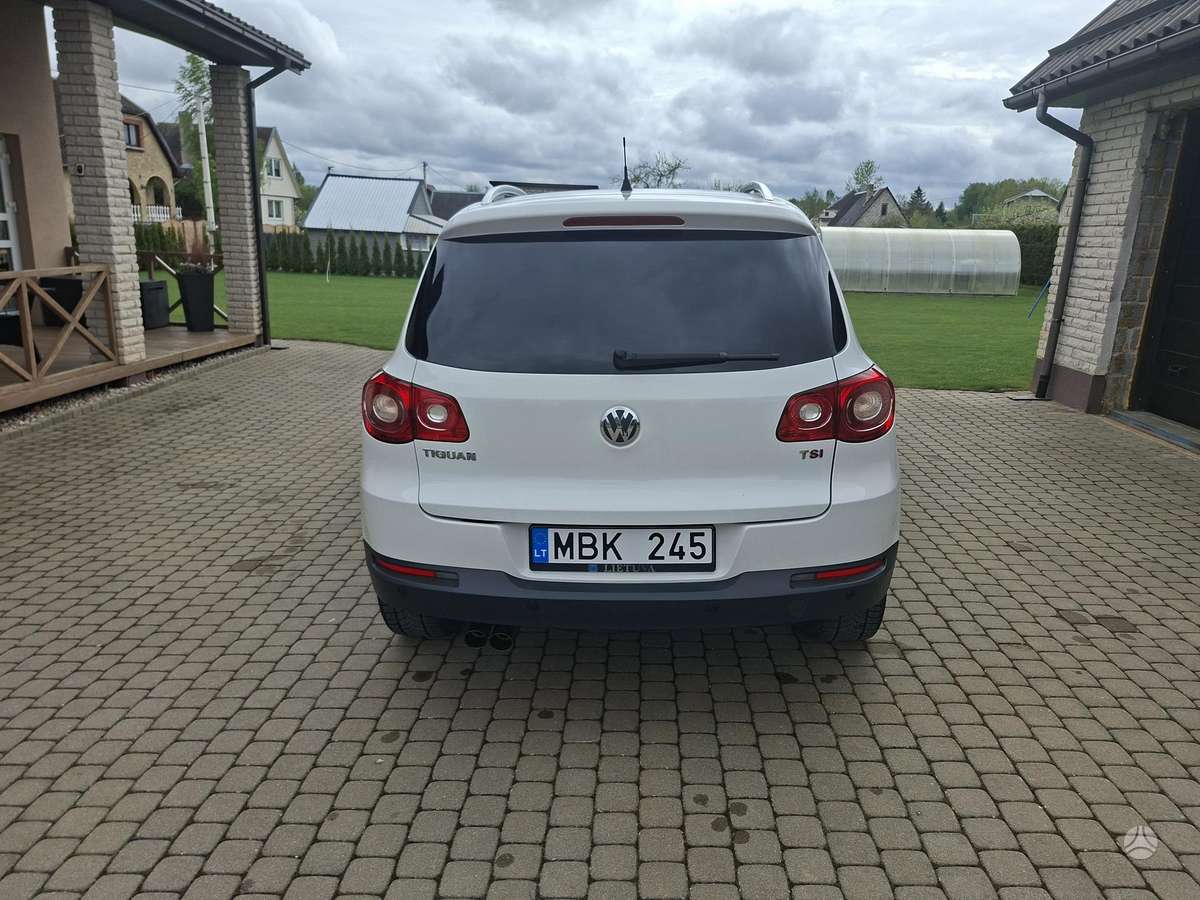 Volkswagen Tiguan 2010 — photo 7