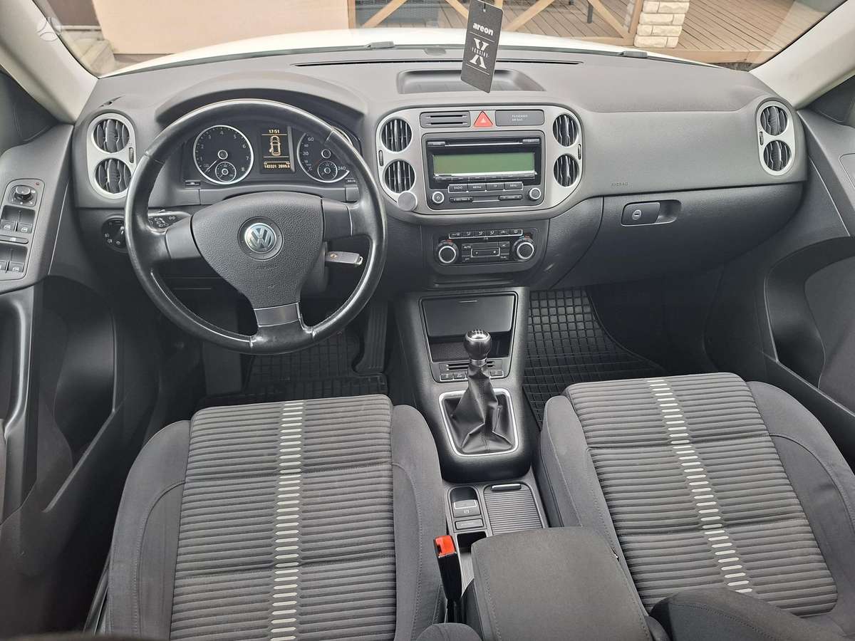 Volkswagen Tiguan 2010 — photo 8