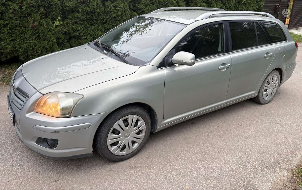 Toyota Avensis 2007 — rear view
