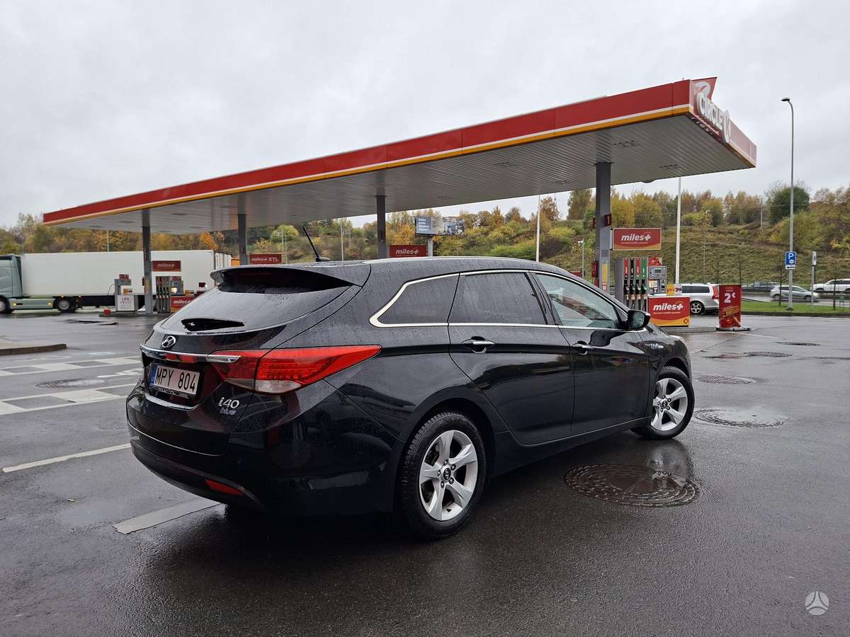 Hyundai i40 2013 — engine 1685 cm³, 116 HP (85kW)