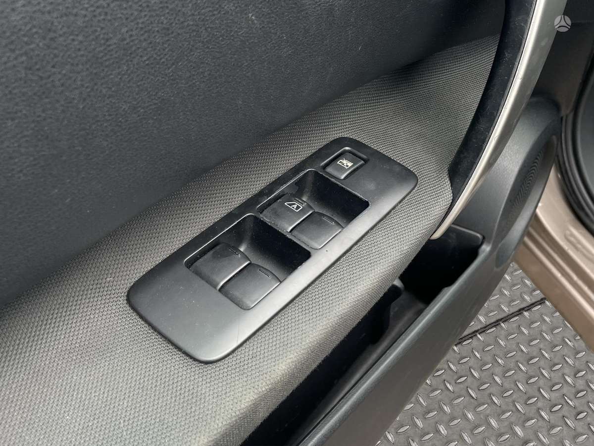 Nissan Qashqai 2010 — фото 12