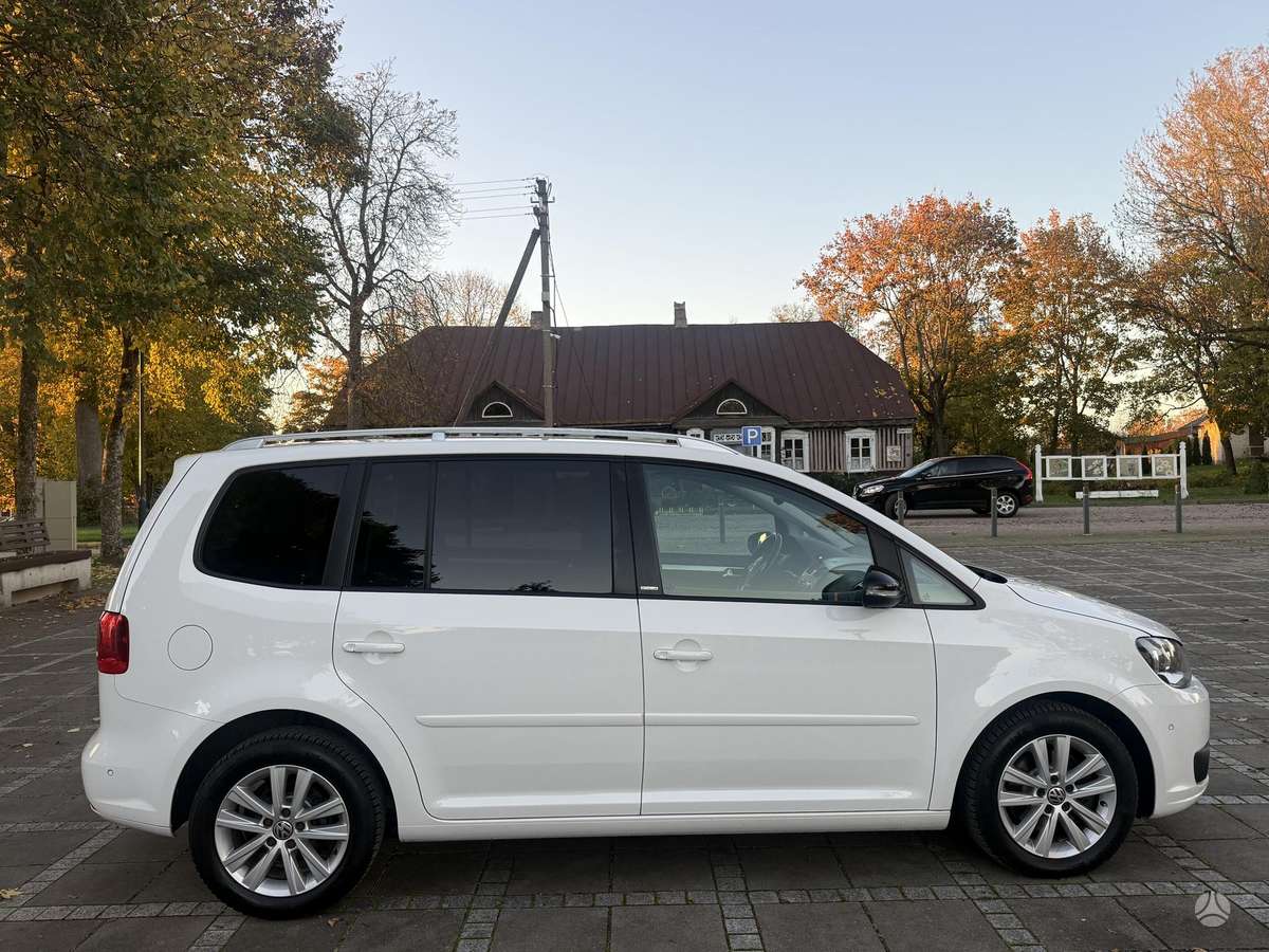 Volkswagen Touran 2014 — photo 14