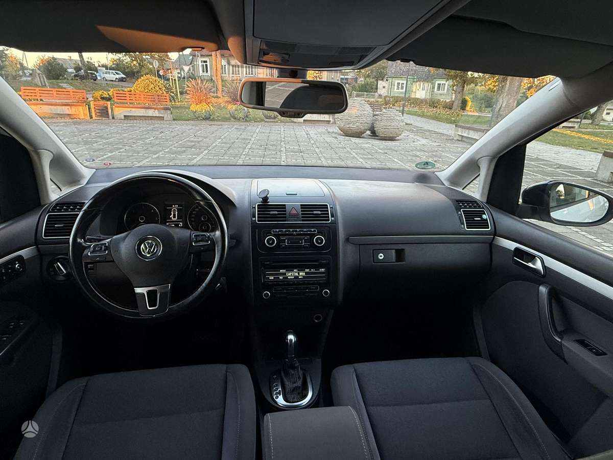Volkswagen Touran 2014 — photo 17