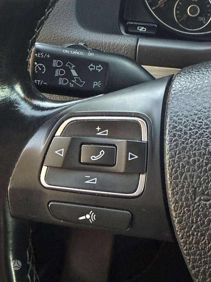 Volkswagen Touran 2014 — photo 19