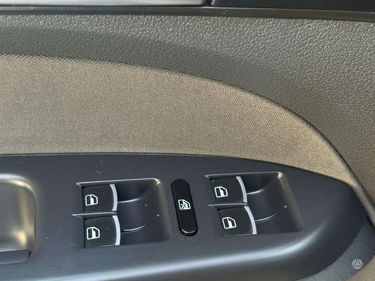 Volkswagen Touran 2014 — photo 30
