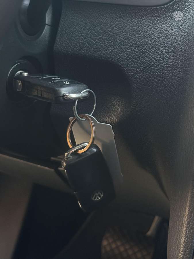 Volkswagen Touran 2014 — photo 31