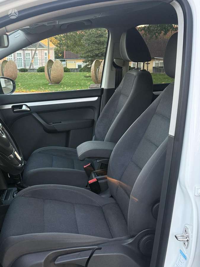 Volkswagen Touran 2014 — photo 34