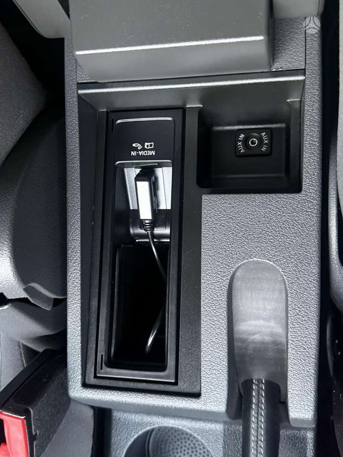 Volkswagen Touran 2014 — photo 37
