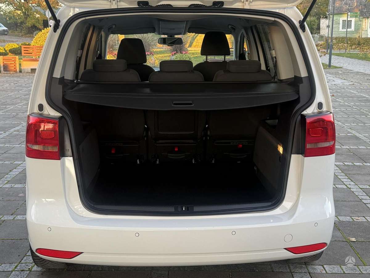 Volkswagen Touran 2014 — photo 42