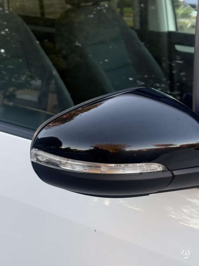 Volkswagen Touran 2014 — photo 44