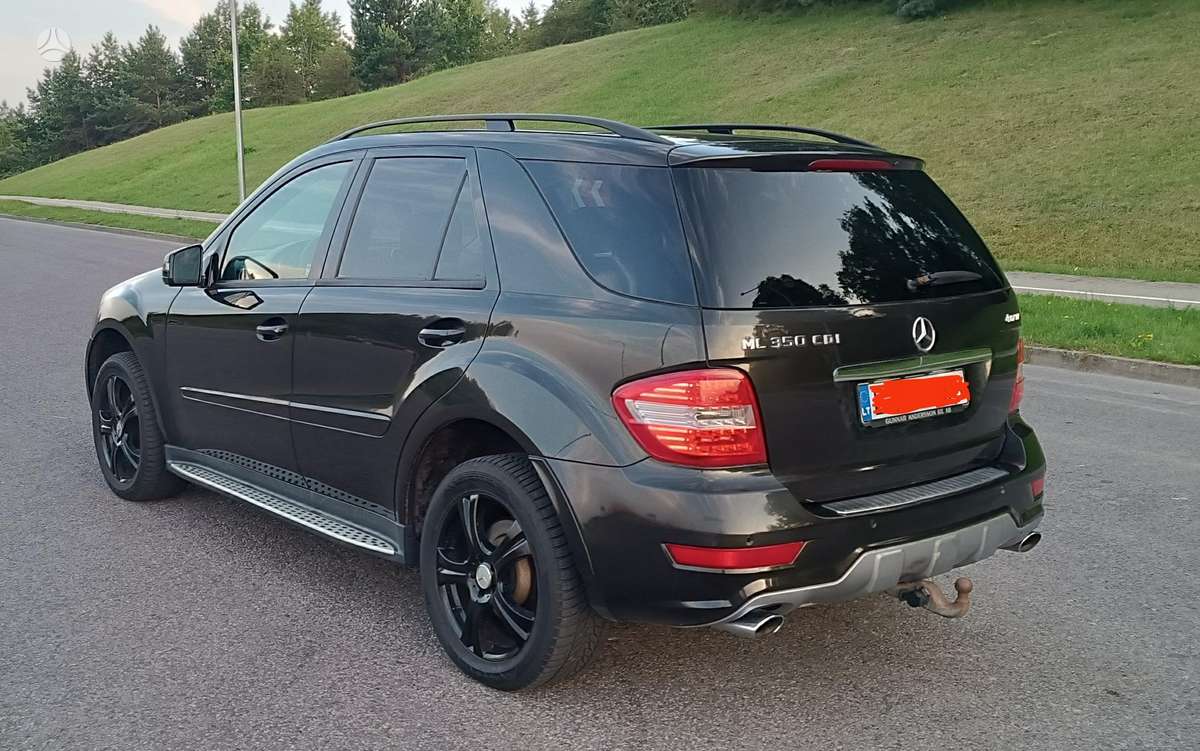 Mercedes-Benz ML350 2010 — двигун 3000 cm³, 231 HP (170kW)