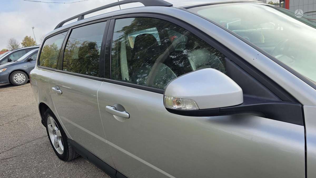 Volvo V70 2008 — photo 14