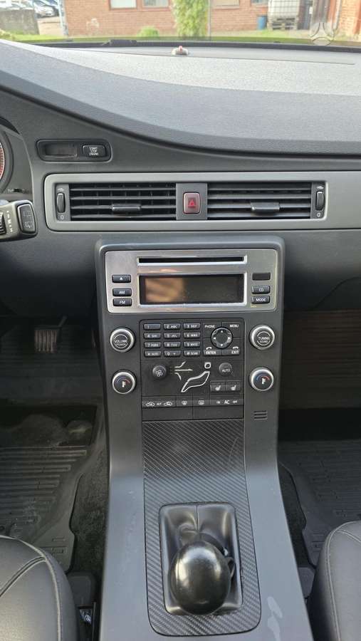 Volvo V70 2008 — photo 18
