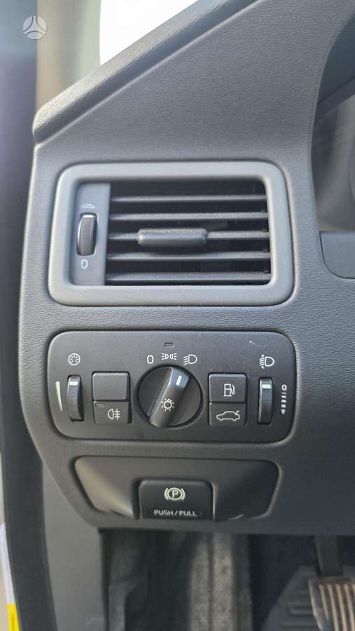 Volvo V70 2008 — photo 21