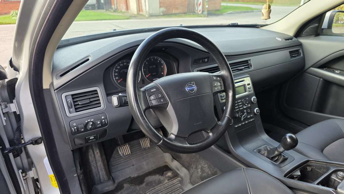 Volvo V70 2008 — photo 22