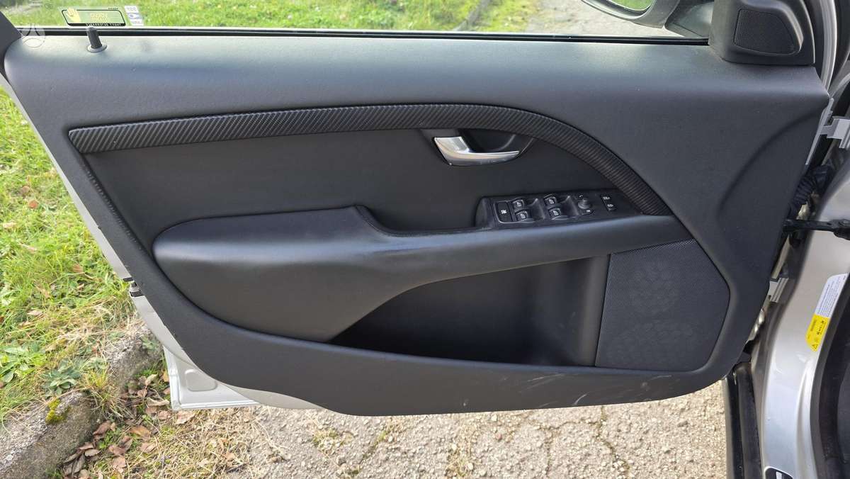 Volvo V70 2008 — photo 26